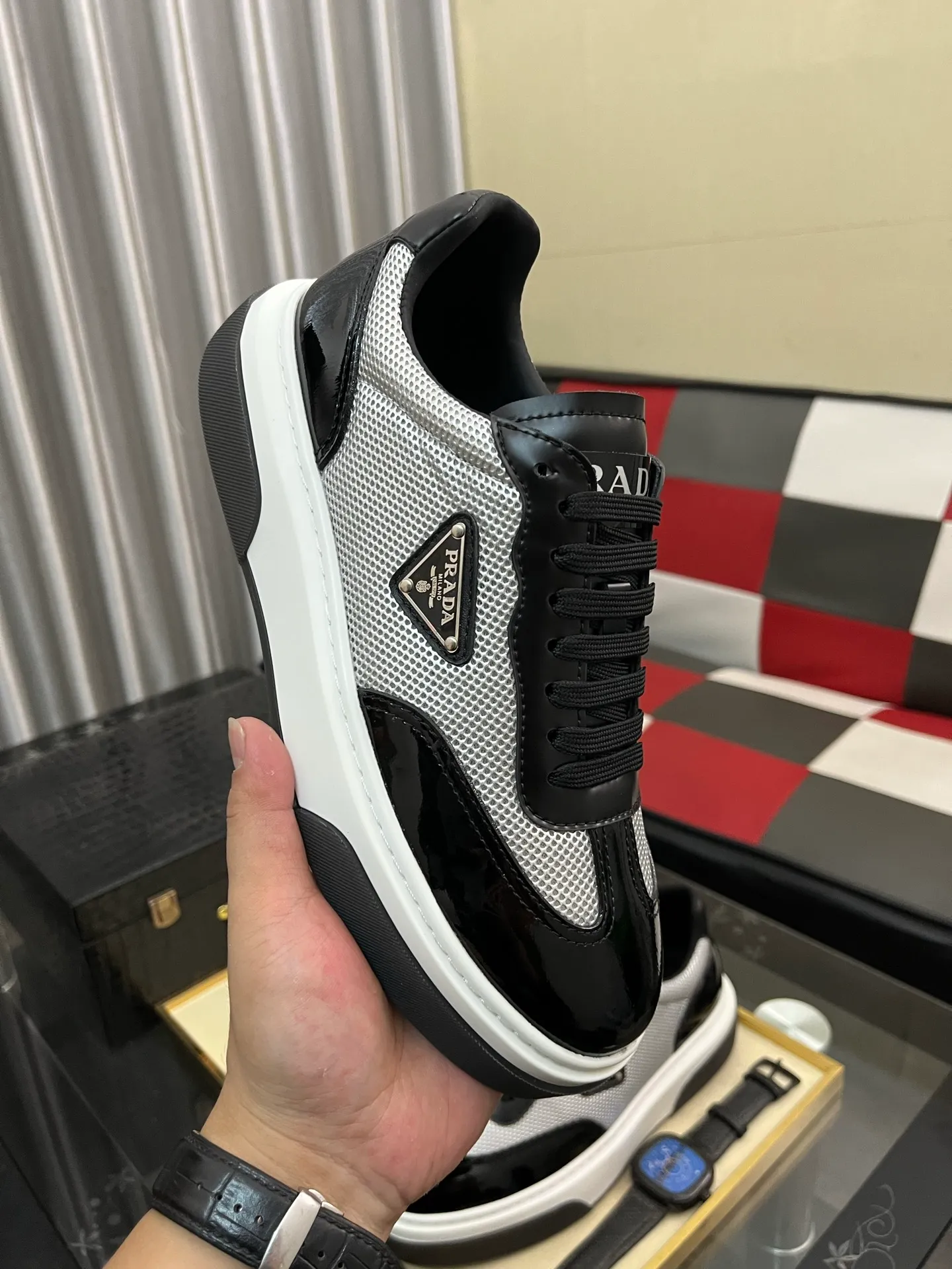 Men's shoes 💰: 560⌚️⌚️[PRADA] Prada casual shoes, originally developed 1:1, made of high-mercerized cowhide with imported cowhide, silk sheepskin lining, rubber outsole, comfortable and soft on the foot, size: 38-442️⃣Colors available